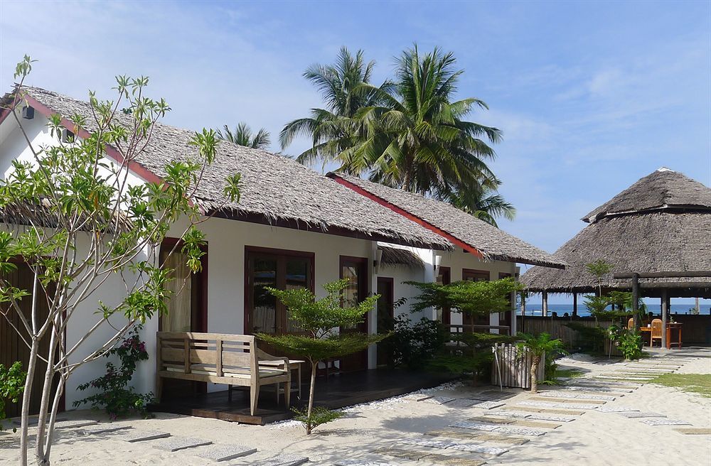 Bubu Villa Kampong Pasir Hantu Exterior photo